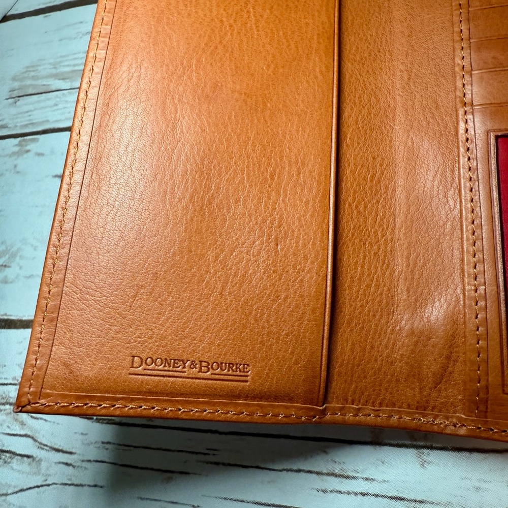 NWOT Dooney & Bourke Florentine Checkbook Organizer Wallet - Natural - Picture 5 of 7